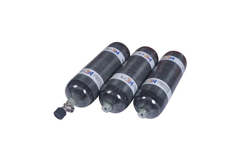 呼吸器用復(fù)合氣瓶清潔維護(hù)